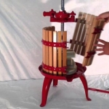 Kako napraviti presu za grožđe vlastitim rukama